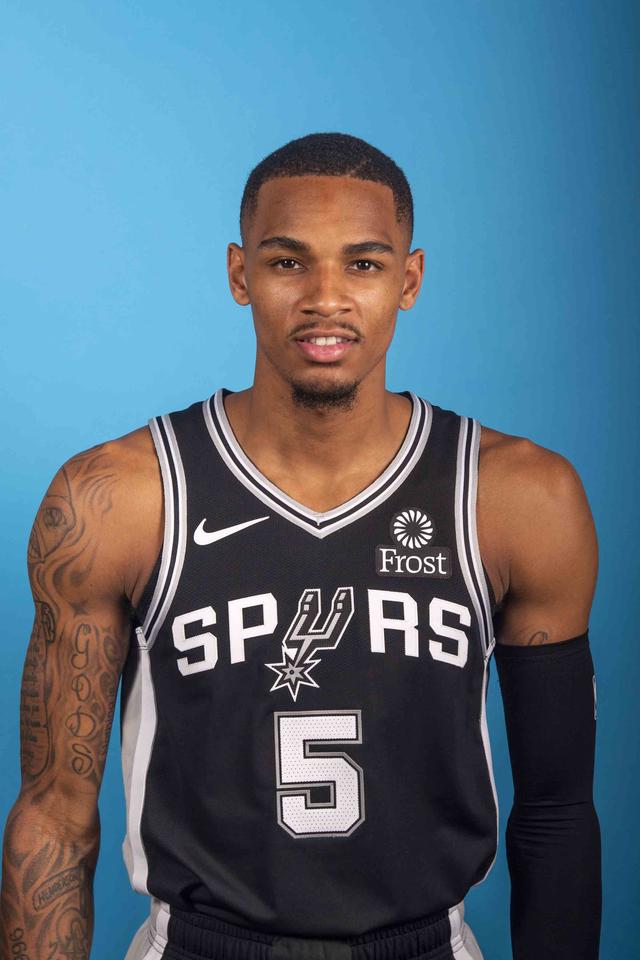 体育直击CBA：山东西王男篮100比96险胜苏州肯迪亚