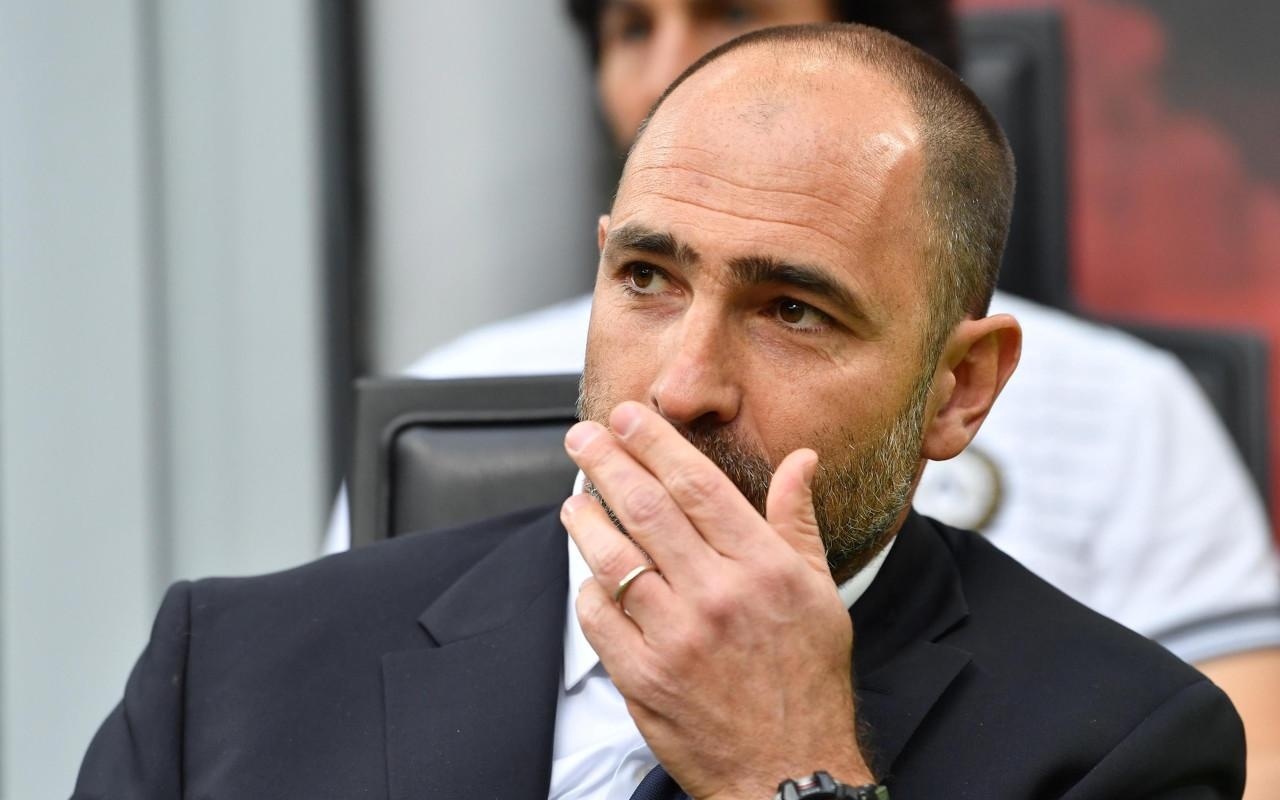 方的防守薄 方的防守薄