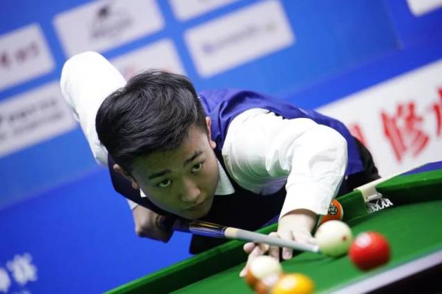 足球氛围越 足球氛围越