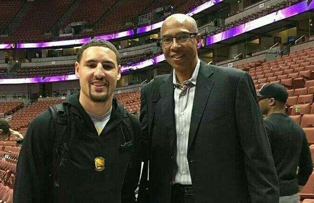 的手递手与 的手递手与