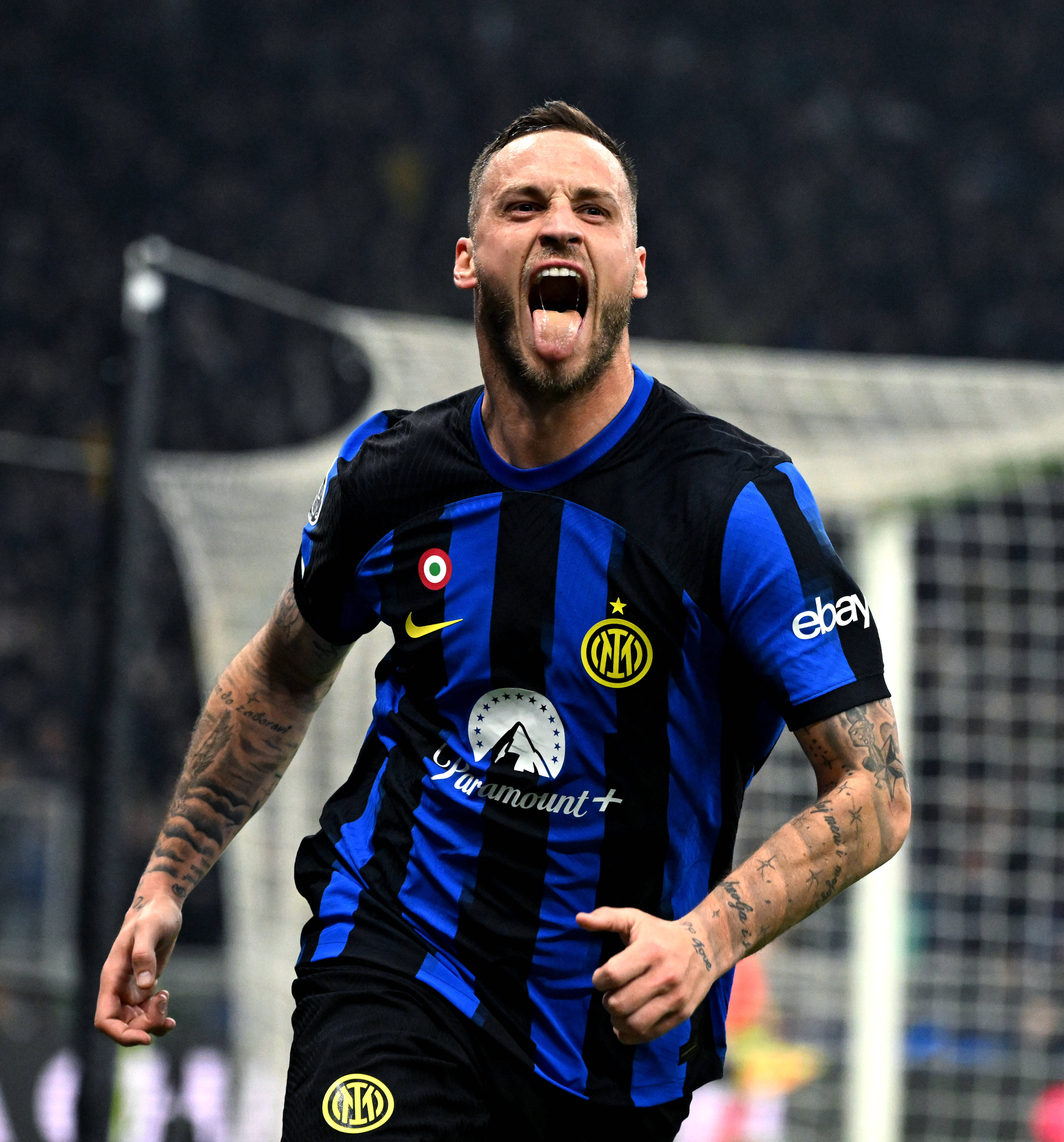 逼迫其被动 逼迫其被动