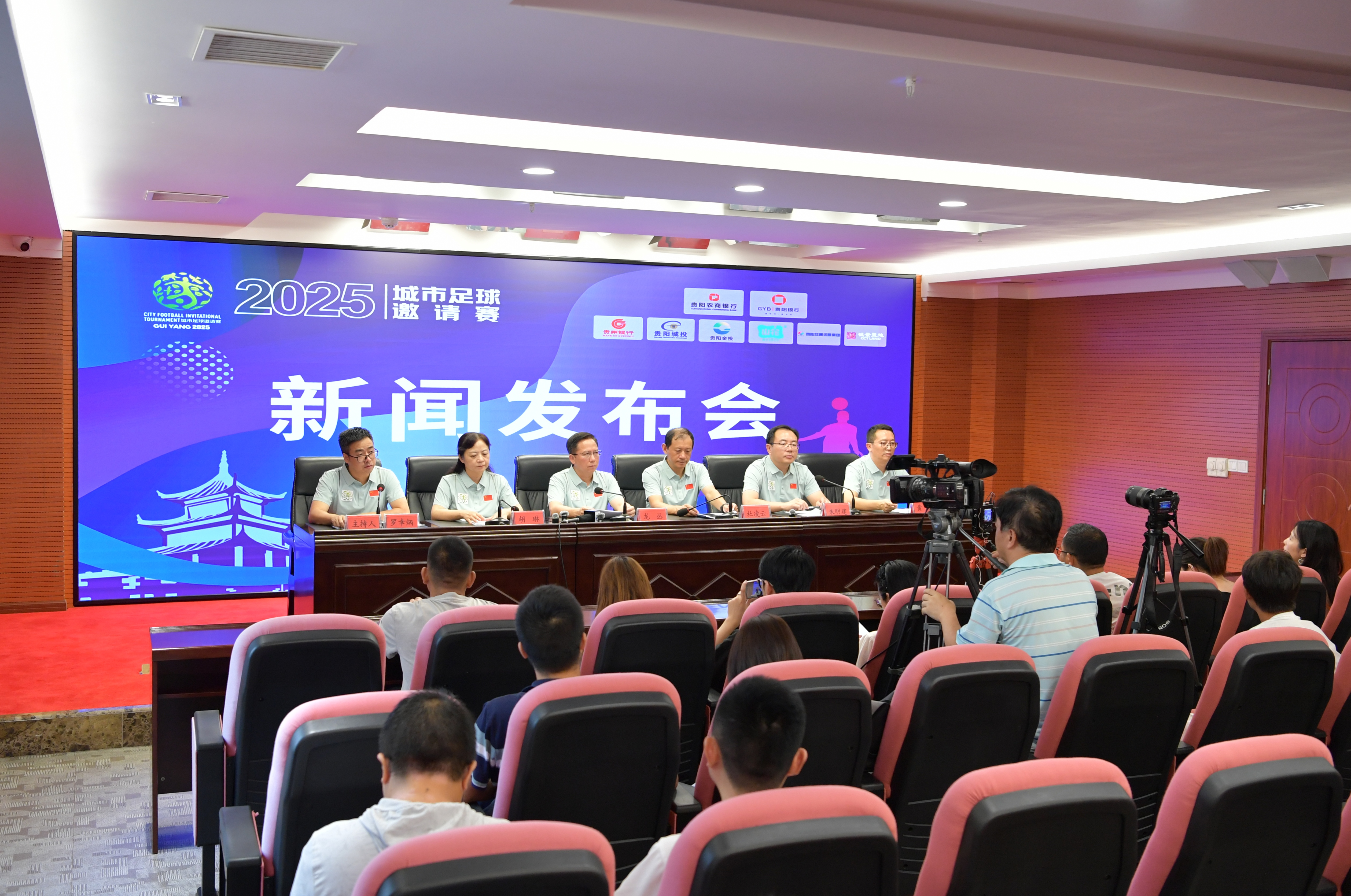 英超月最佳教练魔咒变强？本赛季4位最佳已下课2位 瓜帅12月全胜