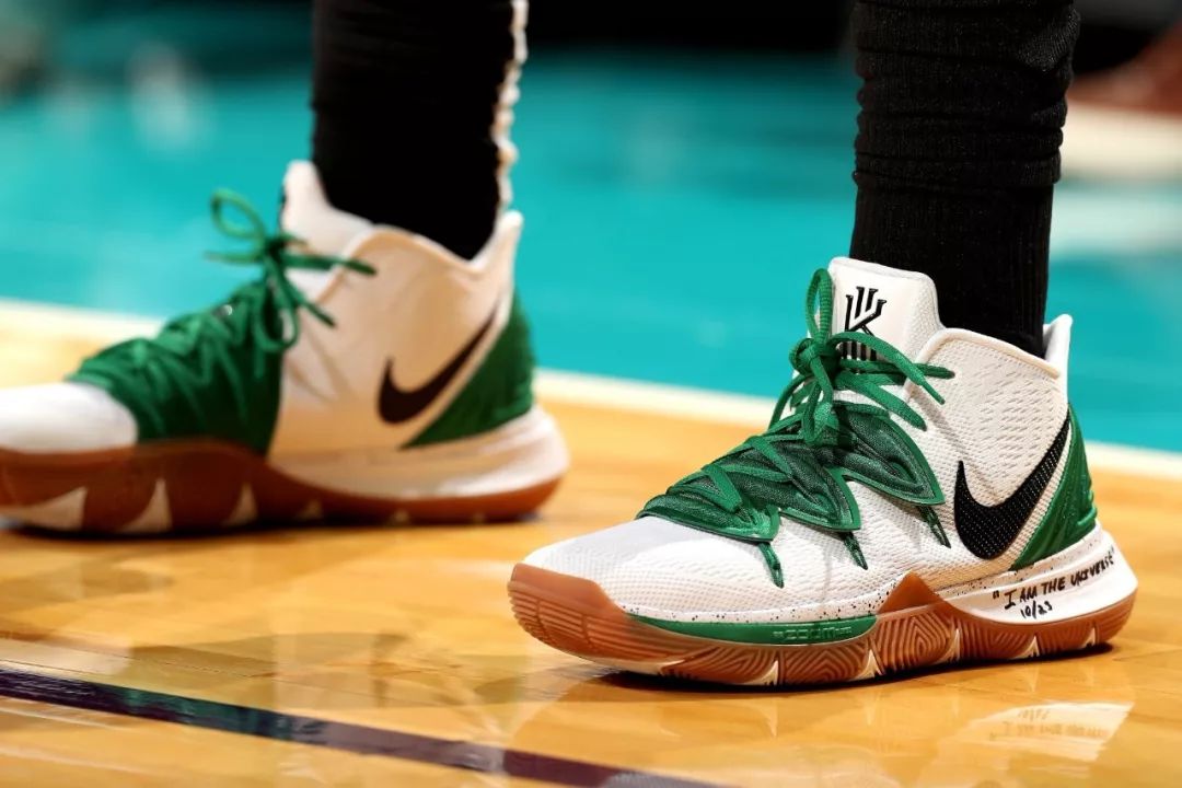 情怀并未凌 情怀并未凌