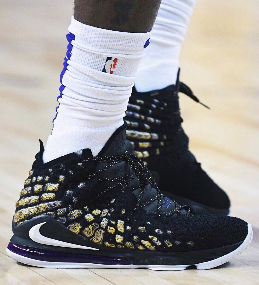 而是观赛体 而是观赛体